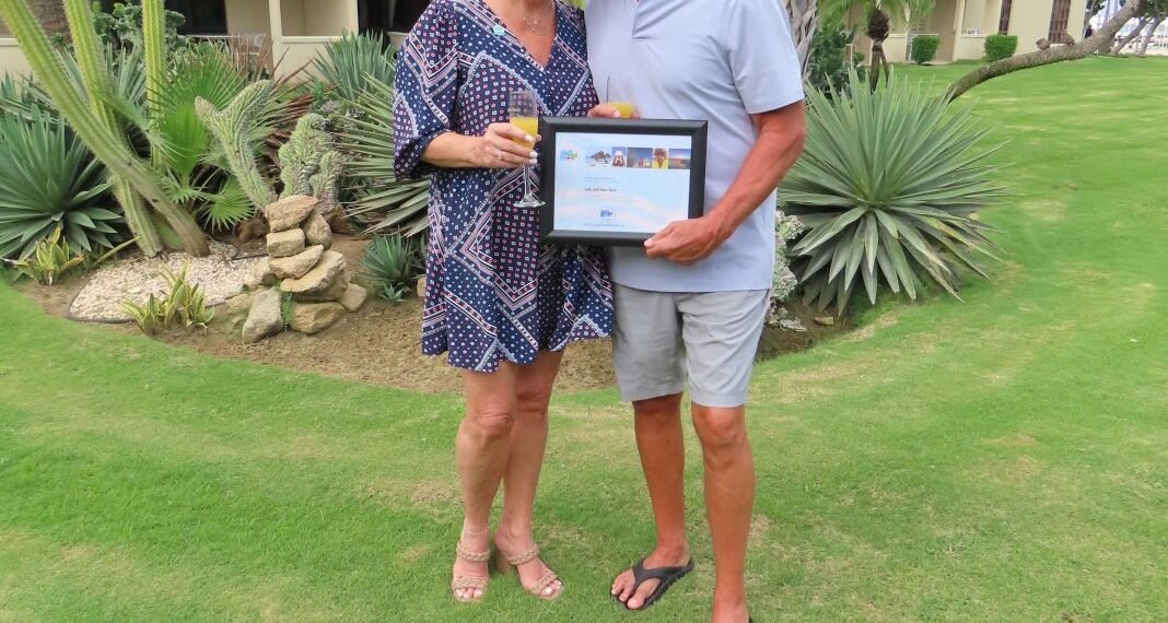 Aruba Tourism Authority honored loyal visitors at Bucuti & Tara Beach Resort! Mr. Peter and Mrs. Julie Kent