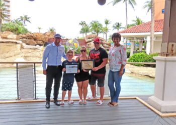 Aruba Tourism Authority Celebrates Jon & Cheri Grinberg as Goodwill Ambassadors at Marriott’s Aruba Surf Club