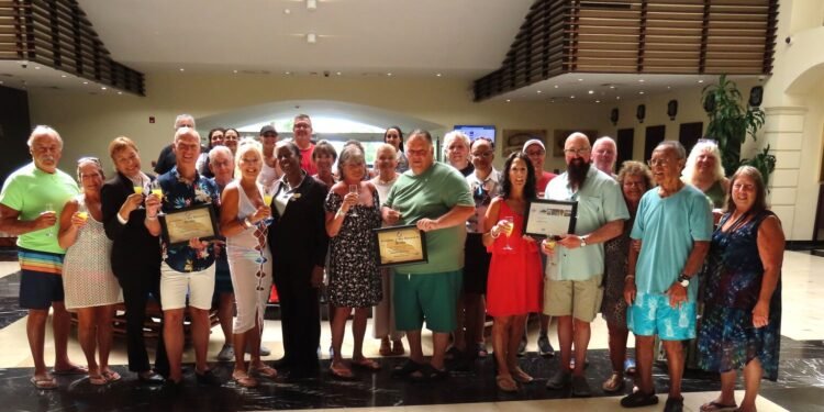 Aruba Tourism Authority Celebrates Longtime Visitors at Barceló Aruba All Inclusive
