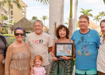Aruba Tourism Authority Honors Mr. Joseph and Mrs. Maryann Prata as Emerald Ambassadors at Casa del Mar Beach Resort