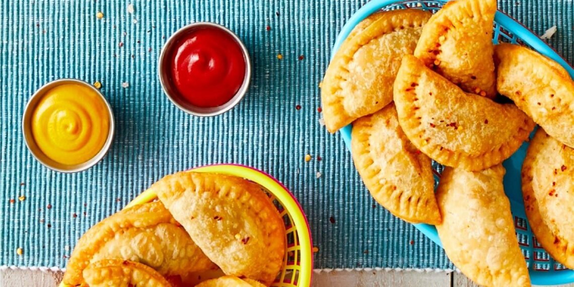 The Irresistible Allure of Aruba’s Pastechis