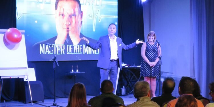 Guy Bavli Amazes and Connects in Mind-Bending Aruba Show
