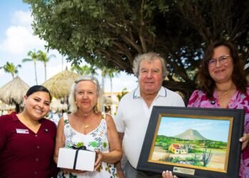 Aruba Honors Loyal Guests Celebrating Over 50 Years of Visits: “Love at First Sight” That Lasted a Lifetime