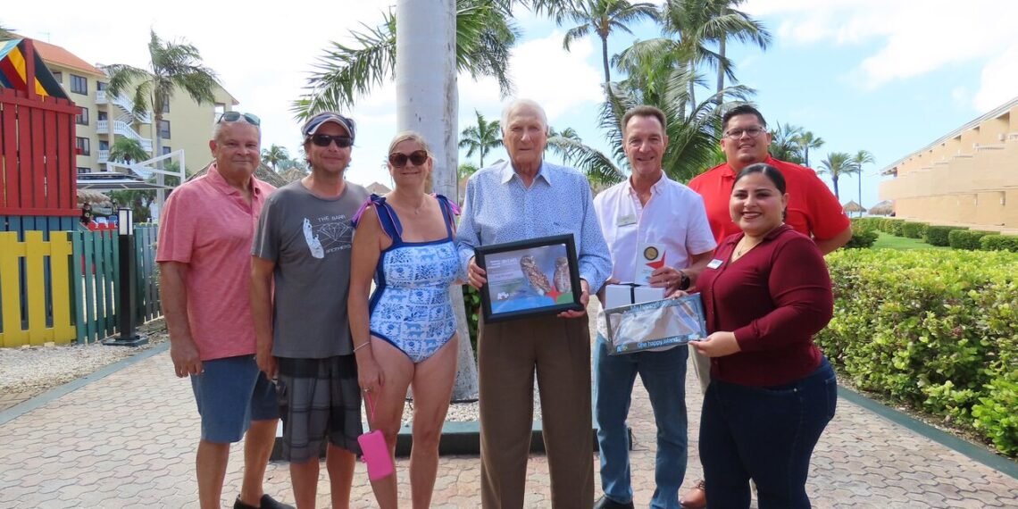 Aruba Tourism Authority Honors Loyal Visitors at Casa del Mar Beach Resort
