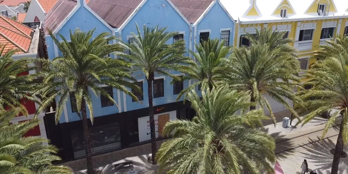 Prime Commercial Property at Caya G.F. Betico Croes 14 to Be Auctioned in Oranjestad