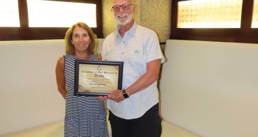 Aruba Tourism Authority Honors Loyal Visitors Mr. Thomas and Mrs. Camille Burns at Marriott’s Aruba Surf Club