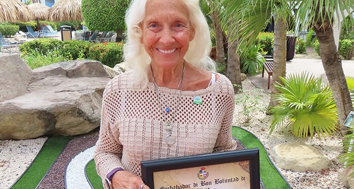 Aruba Tourism Authority Honors Loyal Visitor at Costa Linda Beach Resort – Mrs. Beverly Sue Meyer