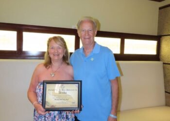 Aruba Tourism Authority Honors Loyal Visitors Mr. Micheal and Mrs. Judy Paul at Marriott’s Aruba Surf Club