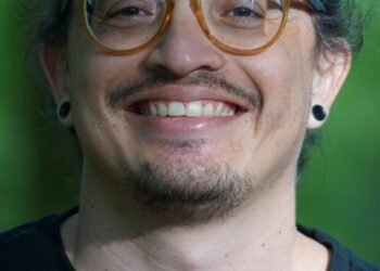 Illay Leon Earns Bachelor’s Degree in Organization, Governance, and Management