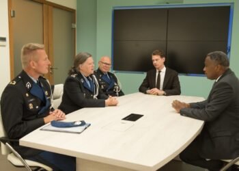 Aruba Justice Minister Meets with Dutch Military Police Commander to Boost Security Collaboration