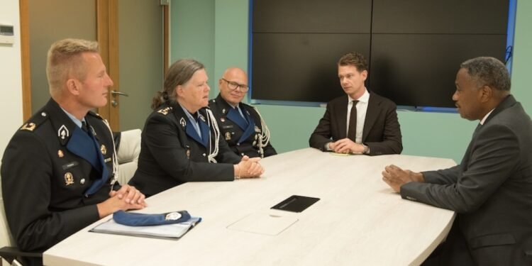 Aruba Justice Minister Meets with Dutch Military Police Commander to Boost Security Collaboration Aruba Justice Minister Meets with Dutch Military Police Commander to Boost Security Collaboration