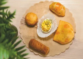 Local Food in Aruba: Discover Traditional Aruban Flavors