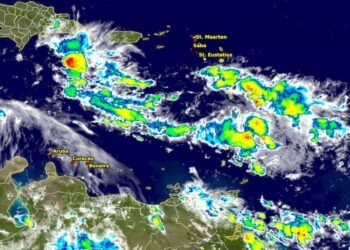 Tropical Wave Brings Clouds and Rain to Aruba