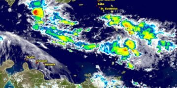 Tropical Wave Brings Clouds and Rain to Aruba