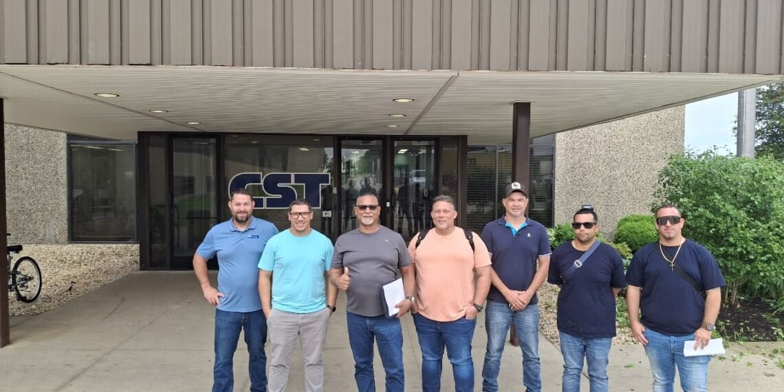 WEB Aruba Team Visits Chicago Plant to Oversee Steel Panel Production for Tank Project