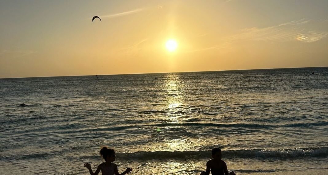 Aruba to Me: Michelle Naik’s Sunset Experience at Arashi Beach