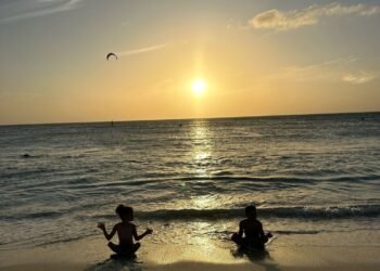 Aruba to Me: Michelle Naik’s Sunset Experience at Arashi Beach