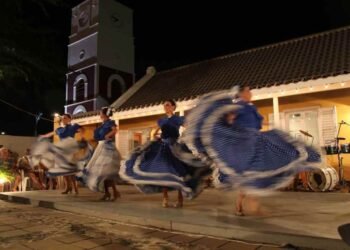 Summer in Aruba: A Celebration of Festive Buffets, Beach Beats, and Local Flavors