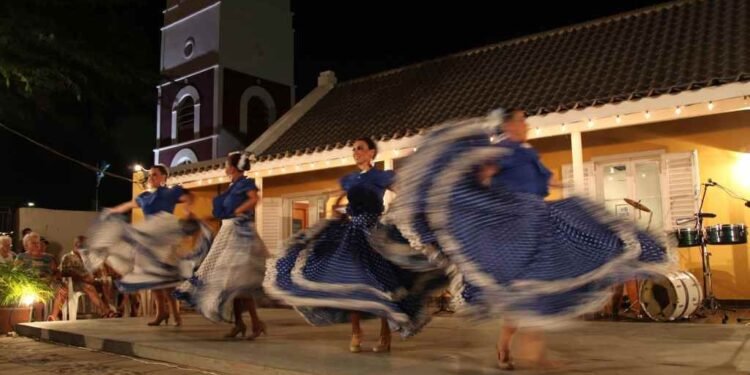 Summer in Aruba: A Celebration of Festive Buffets, Beach Beats, and Local Flavors