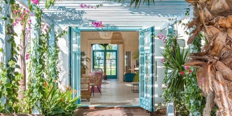 Why a Boutique Hotel Stay Makes for the Perfect Aruba Vacation
