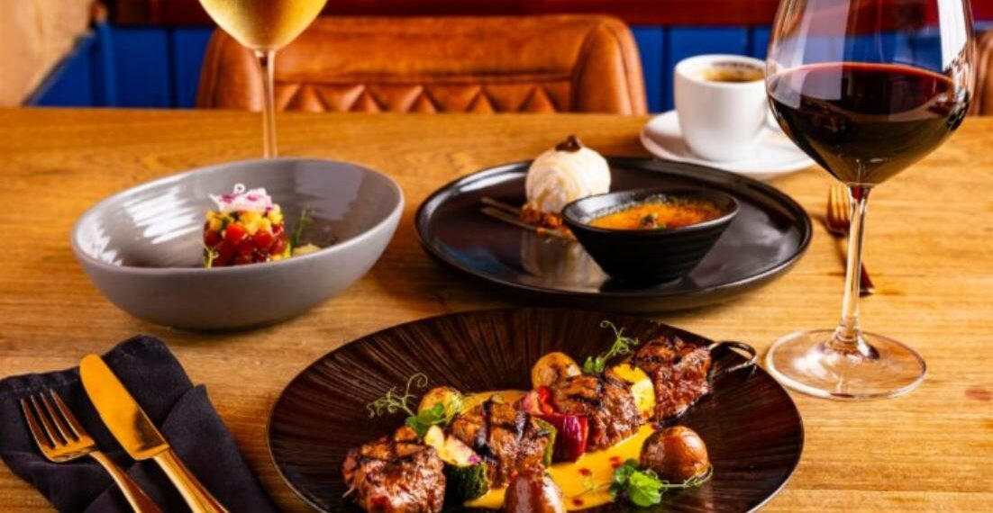 Enjoy a 3-Course Dinner at Que Pasa Restaurant & Winebar for Just 59 Florins This August!