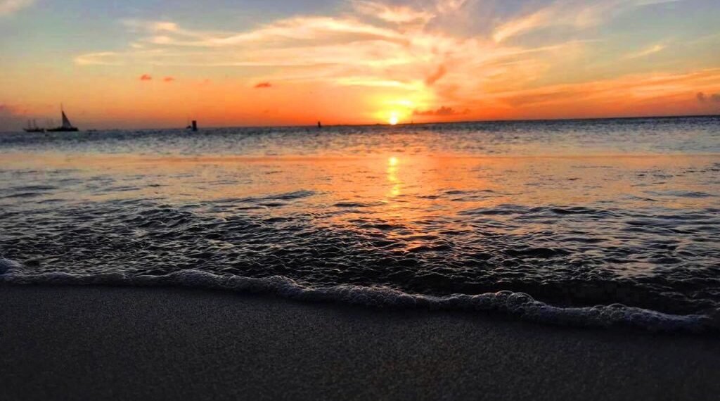 11 Sunsets to Make You Fall in Love with Aruba All Over Again