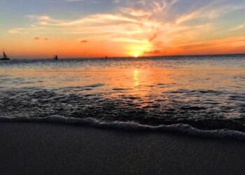 11 Sunsets to Make You Fall in Love with Aruba All Over Again