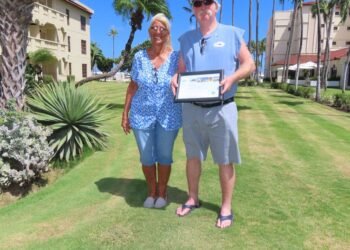 Aruba Tourism Authority Honors Chuck & Nancy O’Neill as Distinguished Visitors at Bucuti & Tara Resort