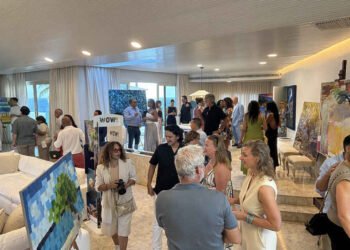 Art for Impact: WOW! Project Raises Funds Through Local Art Auction in Aruba