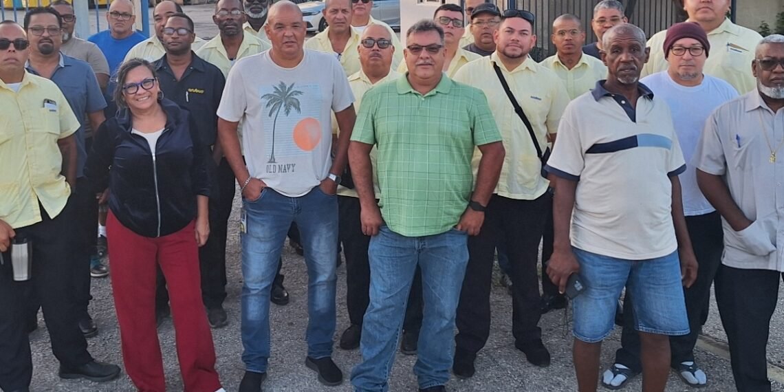 Workers at Arubus Fight for Fair Salary Structure
