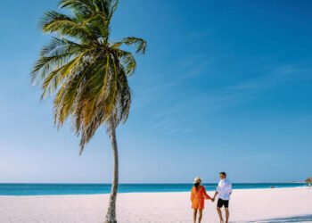 The Safest Caribbean Island in 2025: Aruba’s Crystal Waters, White Sand Beaches, and Hurricane-Free Zone
