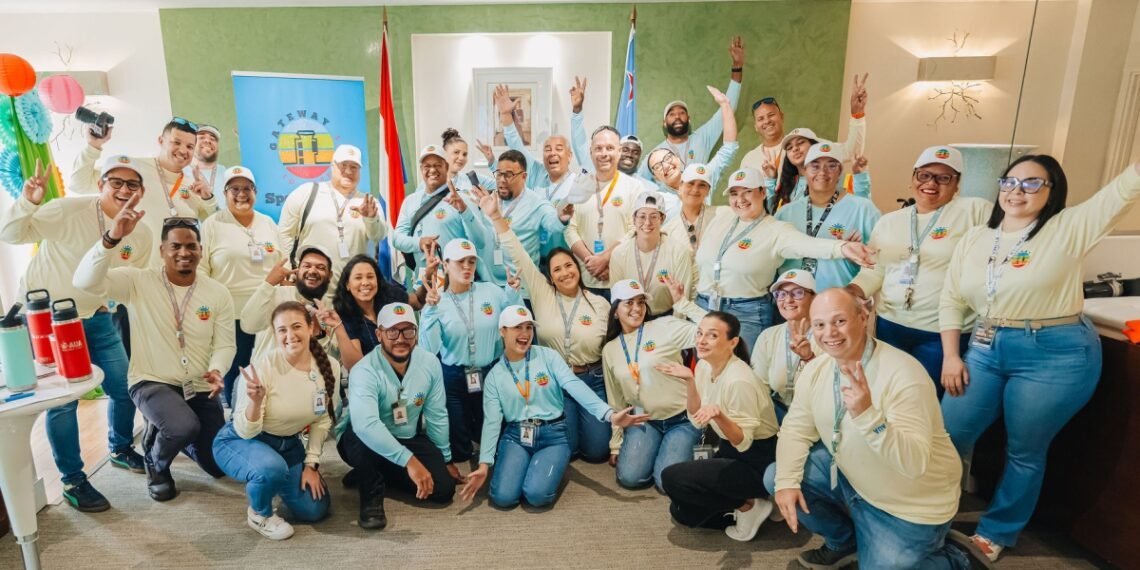 Aruba Airport Hosts Spotters Day for Aviation Enthusiasts Aruba Airport Hosts Spotters Day for Aviation Enthusiasts