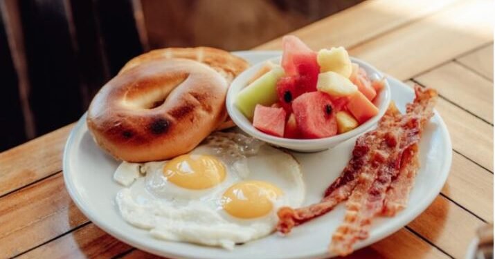 Matthew’s Beachside Restaurant Hosts Friends & Family Breakfast Buffet