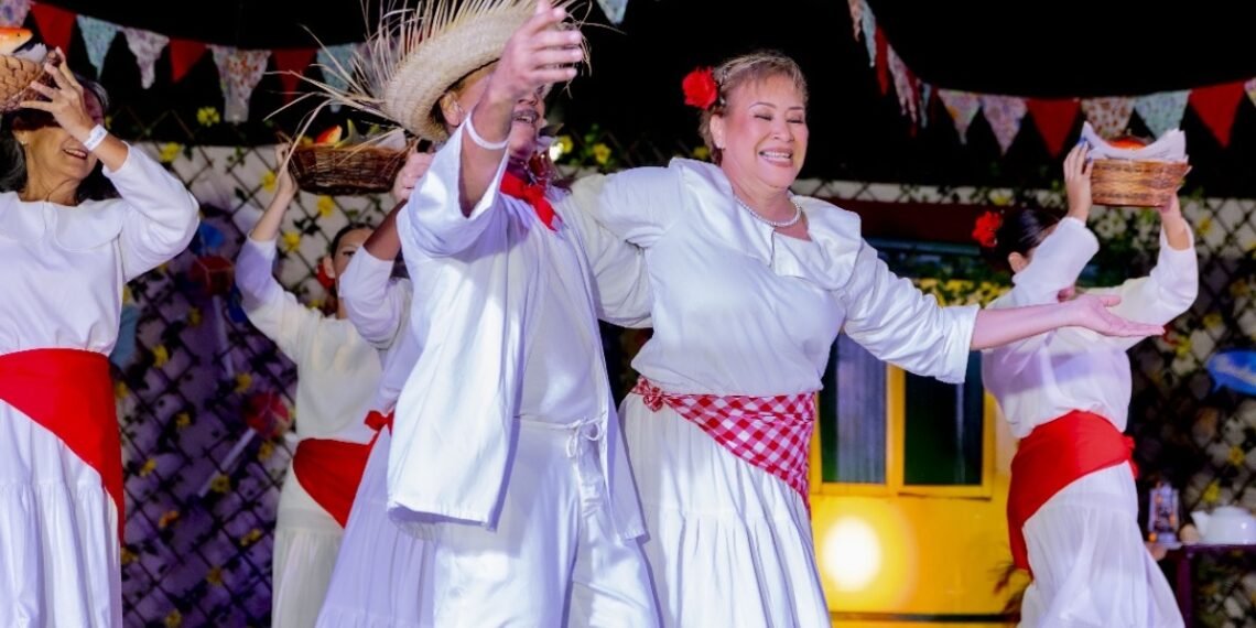 Aruba Crowns Gran Dama Folklore 2025