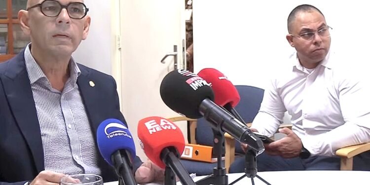 Otmar Oduber Temporarily Resigns from Parliament, Supports Eduard Pieters as His Successor