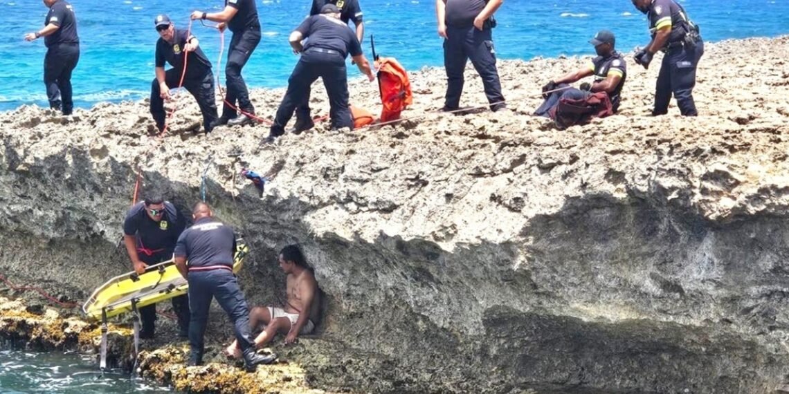 Tourist Rescued After Falling from Cliff on Aruba’s North Coast