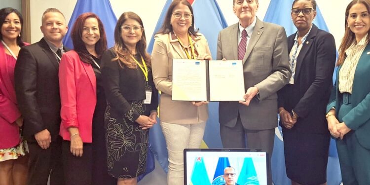 Aruba and PAHO Sign Cooperation Strategy to Strengthen Health System