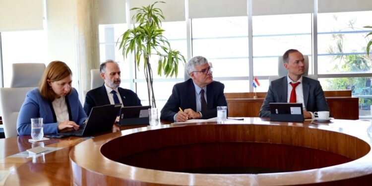 Minister Wendrick Cicilia Meets IMF on Aruba’s Economic Outlook