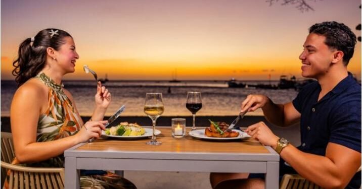 Thanksgiving Dinner with Ocean Views at MooMba Beach Bar & Restaurant