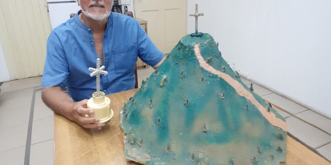 Tomas Gonzalez Presents His Project ‘A Cross for Aruba’ Through DIARIO