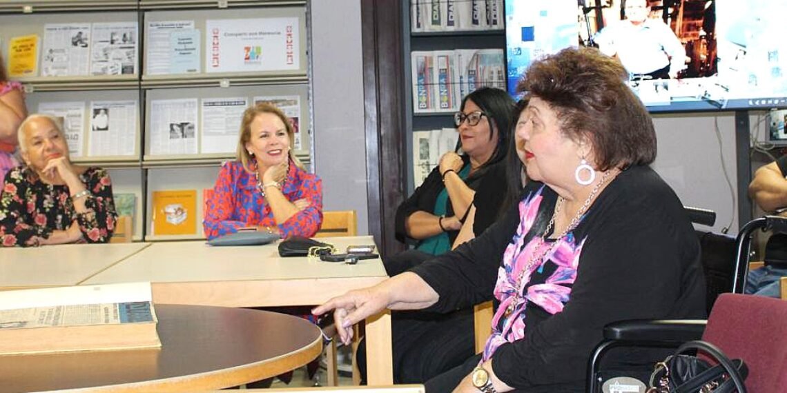 Parliamentarian Evelyn Wever-Croes Congratulates Diario on Its 45th Anniversary Parliamentarian Evelyn Wever-Croes Congratulates Diario on Its 45th Anniversary