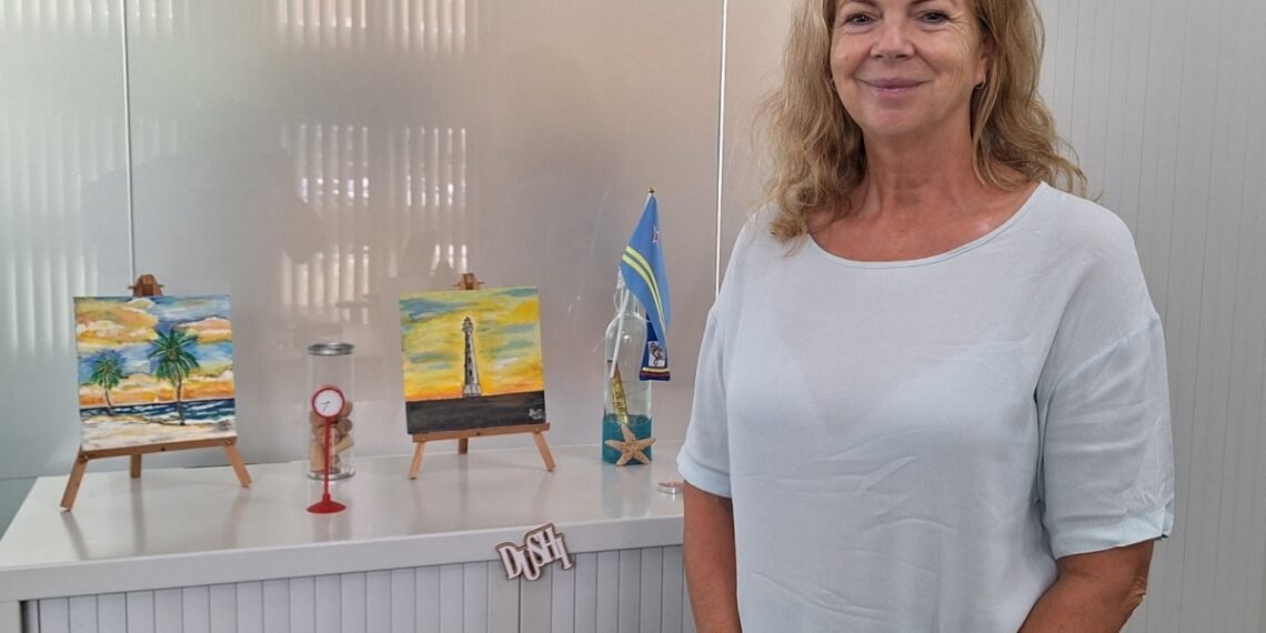 DUO Provides Information Sessions for (Former) Students in Aruba