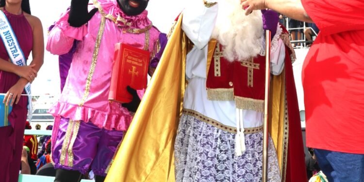Sinterklaas Arrives Bringing Joy to the Children of Aruba