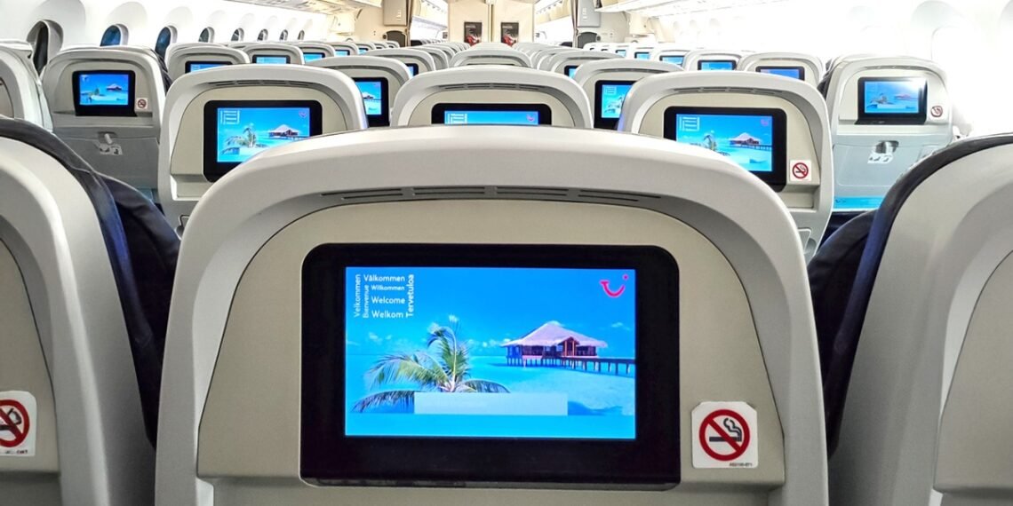 Airport Recognizes TUI Fly as a Key Partner Connecting the Dutch Market with Aruba
