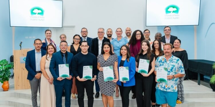 University of Aruba Honors Students for Impactful Research and Community Contributions