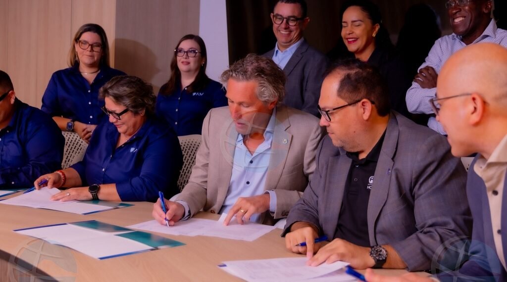 Horacio Oduber Hospital Signs New Collective Labor Agreement with ABV Union