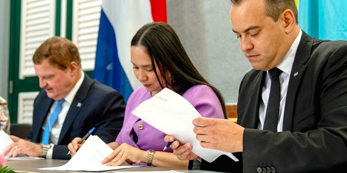 Prime Minister Mike Eman Applauds Salary Restructuring for Teachers