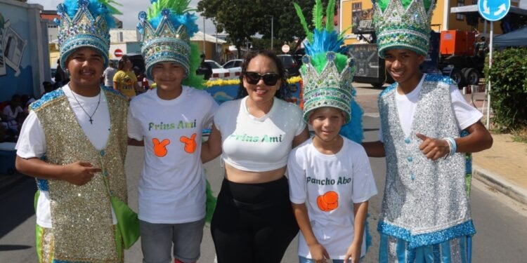 Fantasia Parade Brings Colorful Carnival Atmosphere to Aruba’s Streets 1000049415 large