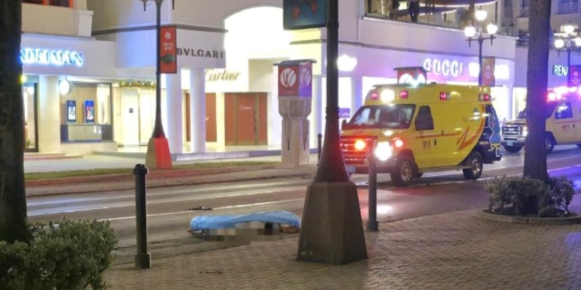A tragic hit-and-run incident late Sunday night has claimed the lives of a couple who had just left Wind Creek Crystal Casino, marking the first two traffic fatalities of 2026 in Aruba.