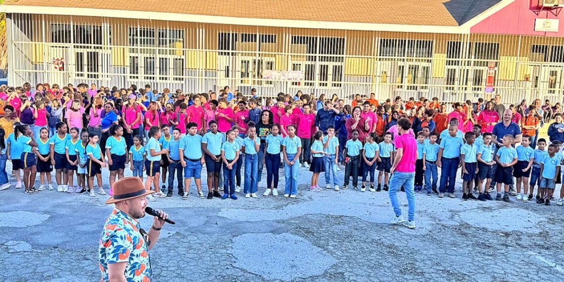 Colegio Santa Teresita Welcomes a Special Dande Visit cs teresita 01 large